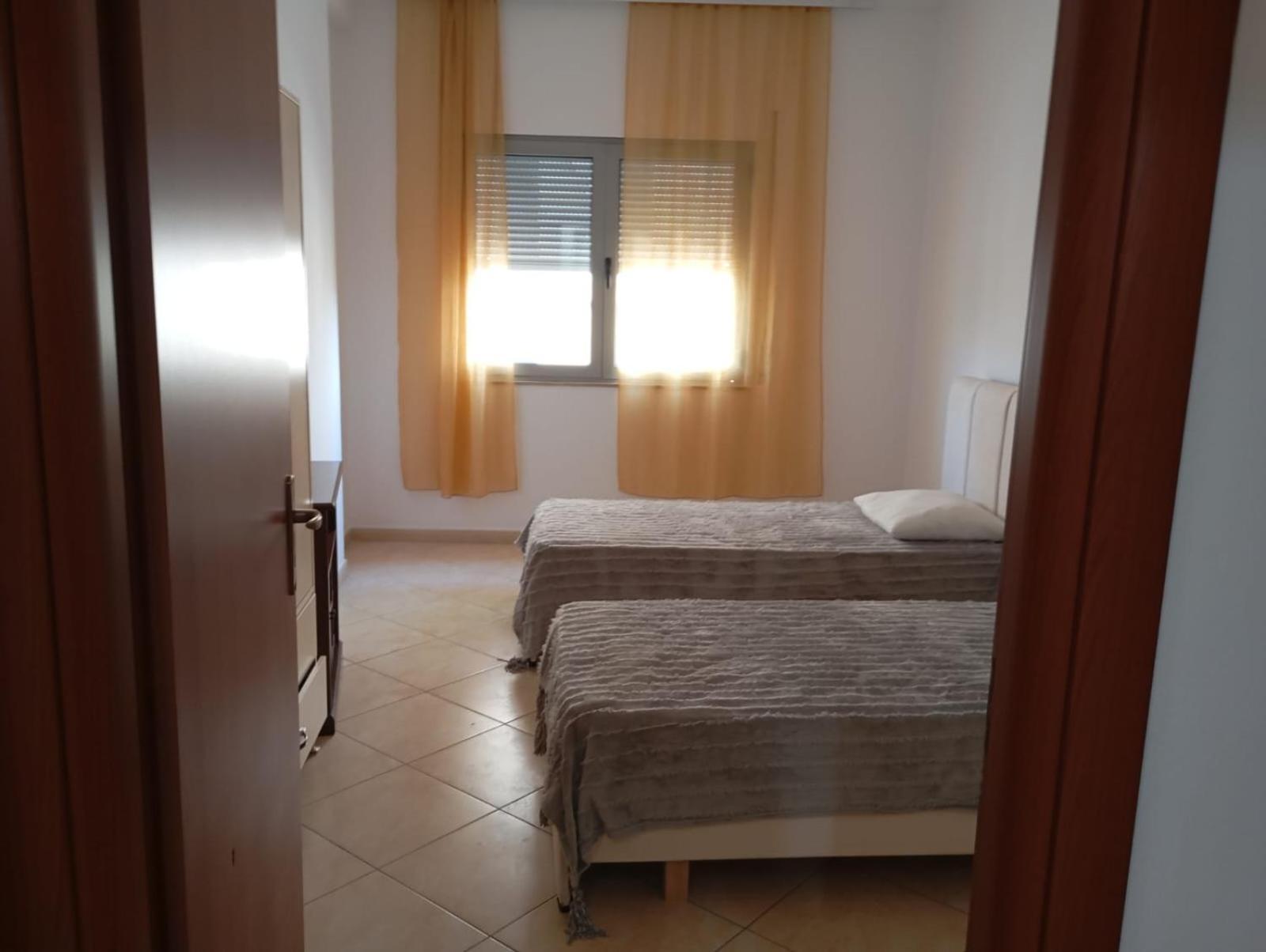 Royal 3 Hostel Tiranë Eksteriør bilde
