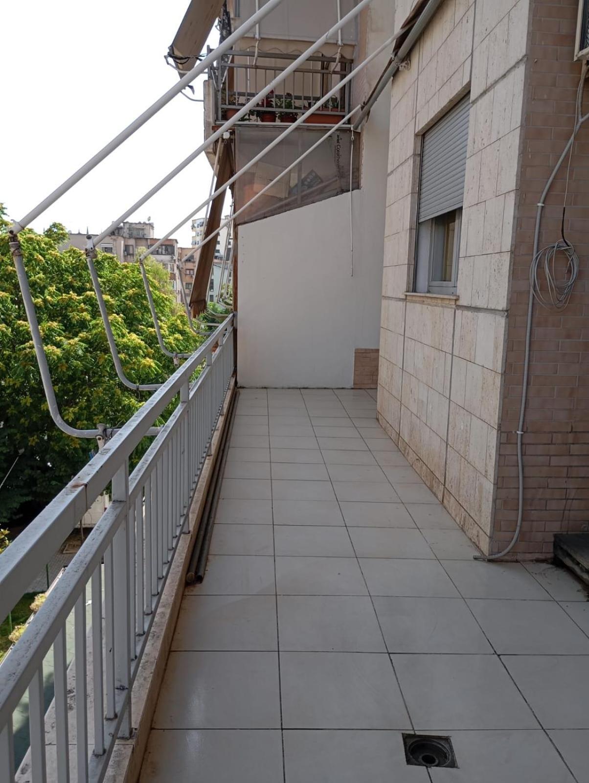 Royal 3 Hostel Tiranë Eksteriør bilde