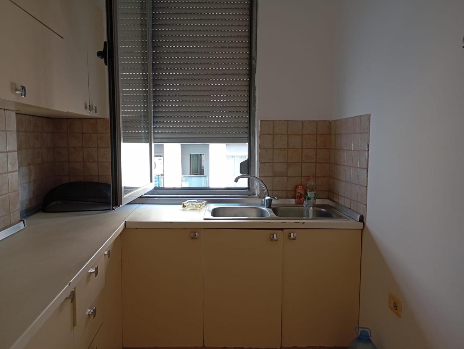 Royal 3 Hostel Tiranë Eksteriør bilde