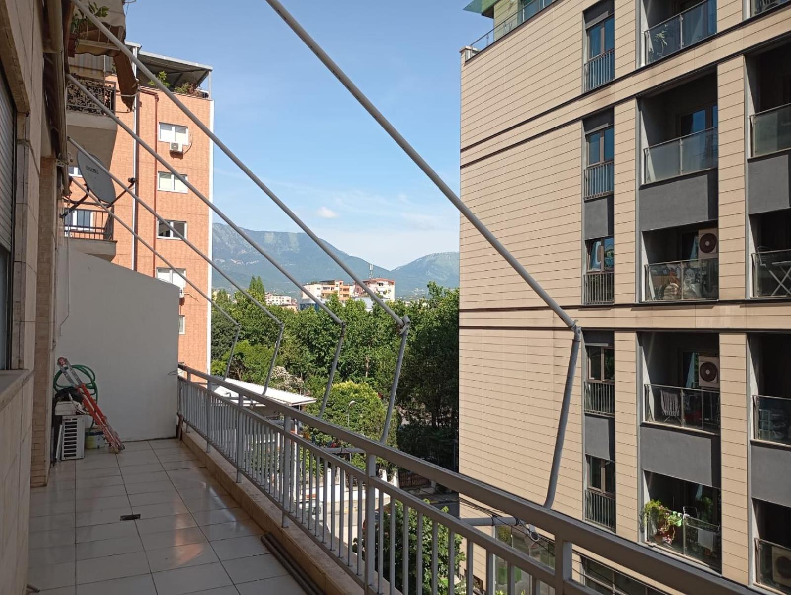 Royal 3 Hostel Tiranë Eksteriør bilde